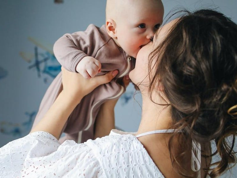Hình ảnh tinh tinh lùn Bonobo, thể hiện sự khác biệt so với tinh tinh thường