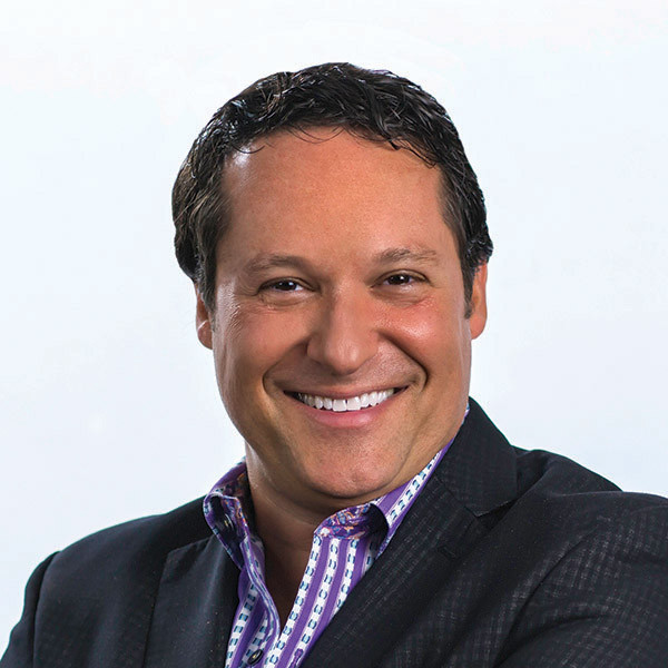 Stephen Shapiro, chuyên gia tư vấn quản lý và diễn giả về đổi mới, mỉm cười thân thiện trước ống kính, thể hiện sự chuyên nghiệp và kinh nghiệm trong lĩnh vực tư vấn và đổi mới.
